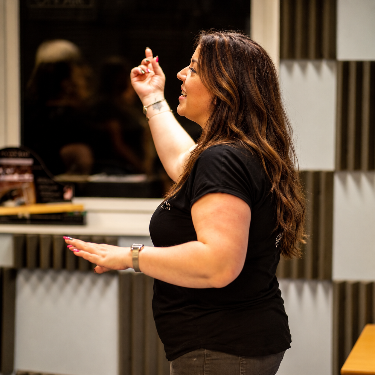 Ella leading a Singing for the Soul session